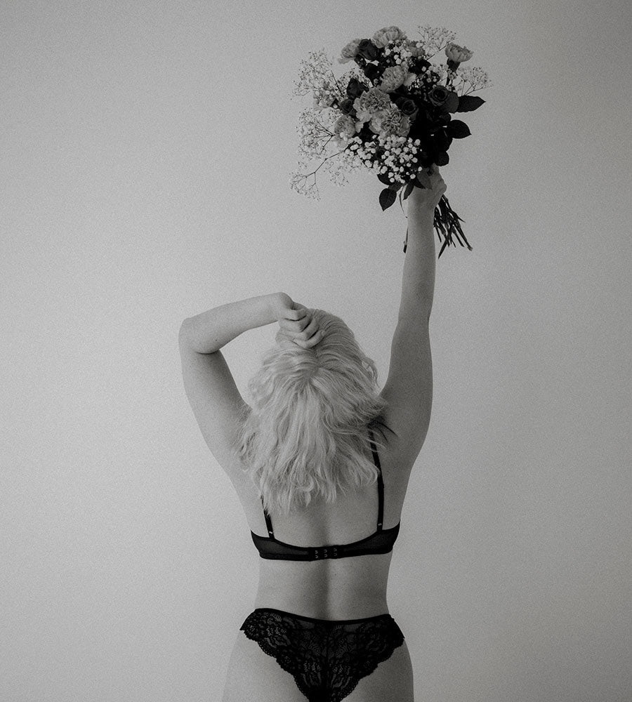 Boudoir-kuvaus studiolla Helsingissä, valokuvaajana Henna Koponen.